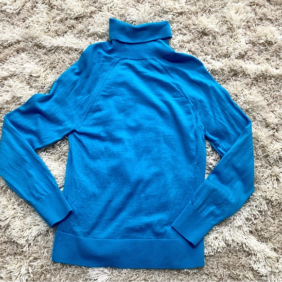 Banana Republic blue merino wool turtleneck sweater size M - Picture 1 of 2